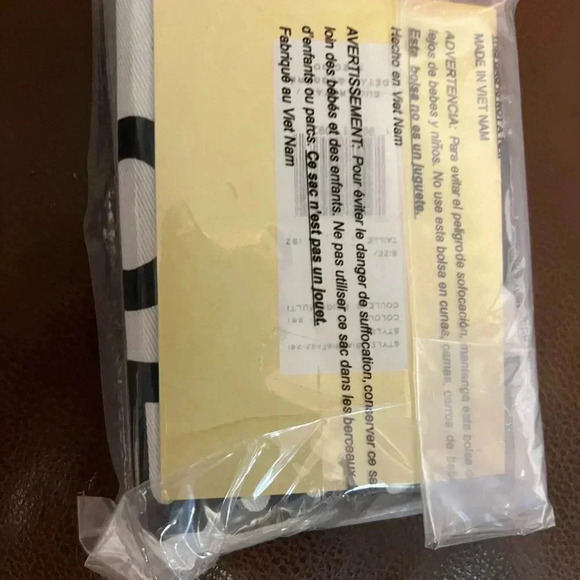 Marc Jacobs Black and Beige Monogram Wallet - Picture 6 of 6